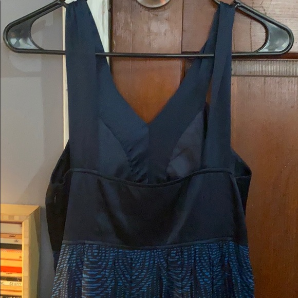 Dress - Picture 4 of 6